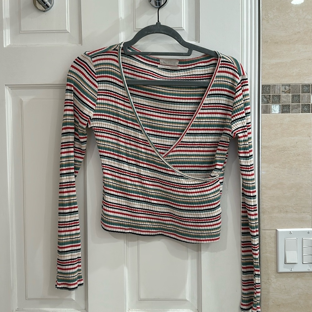Stripped Cropped Long Sleeve Top.